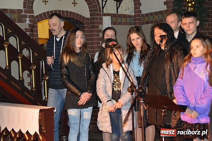 Zdjęcie w galerii na portalu naszraciborz.pl: Kolędowanie z Jackiem Silskim w Kuźni Raciborskiej wiadomości z regionu