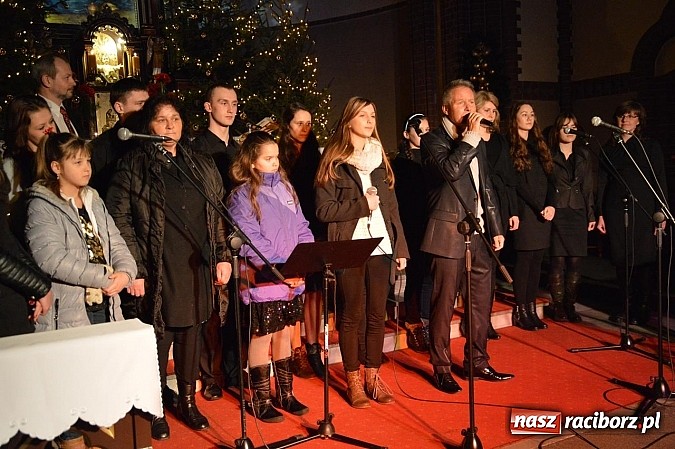 Zdjęcie w galerii na portalu naszraciborz.pl: Kolędowanie z Jackiem Silskim w Kuźni Raciborskiej wiadomości z regionu