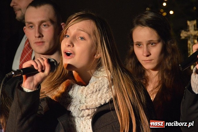 Zdjęcie w galerii na portalu naszraciborz.pl: Kolędowanie z Jackiem Silskim w Kuźni Raciborskiej wiadomości z regionu