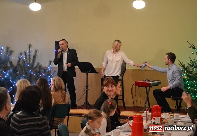 Zdjęcie w galerii na portalu naszraciborz.pl: Prowizorki bywają najtrwalsze – VIII Wieczór Kolęd przeszedł do historii! wiadomości z regionu