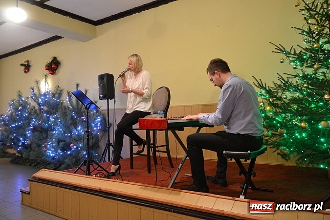 Zdjęcie w galerii na portalu naszraciborz.pl: Prowizorki bywają najtrwalsze – VIII Wieczór Kolęd przeszedł do historii! wiadomości z regionu