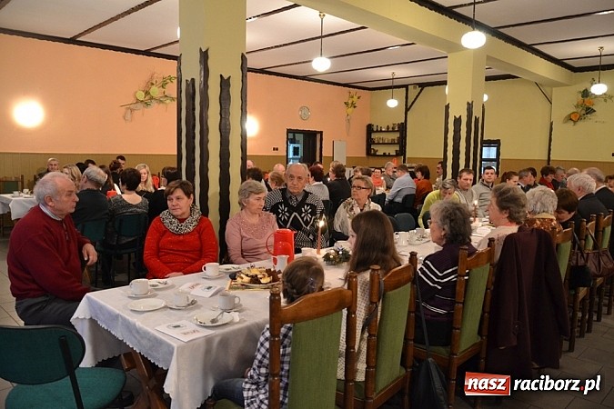 Zdjęcie w galerii na portalu naszraciborz.pl: Prowizorki bywają najtrwalsze – VIII Wieczór Kolęd przeszedł do historii! wiadomości z regionu