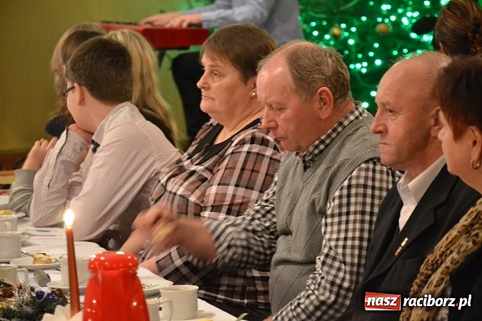 Zdjęcie w galerii na portalu naszraciborz.pl: Prowizorki bywają najtrwalsze – VIII Wieczór Kolęd przeszedł do historii! wiadomości z regionu