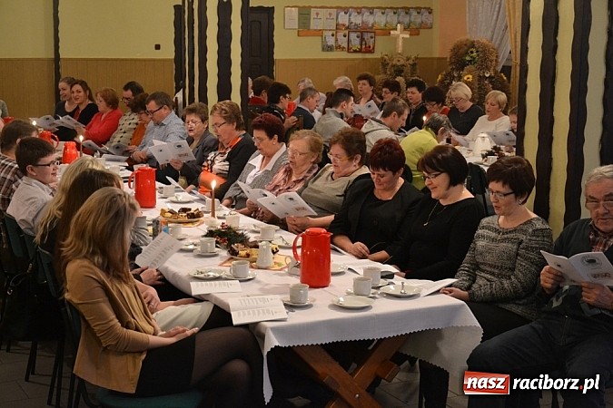 Zdjęcie w galerii na portalu naszraciborz.pl: Prowizorki bywają najtrwalsze – VIII Wieczór Kolęd przeszedł do historii! wiadomości z regionu