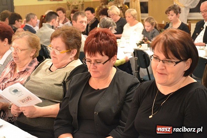 Zdjęcie w galerii na portalu naszraciborz.pl: Prowizorki bywają najtrwalsze – VIII Wieczór Kolęd przeszedł do historii! wiadomości z regionu