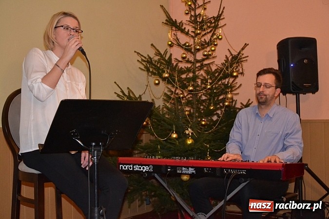 Zdjęcie w galerii na portalu naszraciborz.pl: Prowizorki bywają najtrwalsze – VIII Wieczór Kolęd przeszedł do historii! wiadomości z regionu