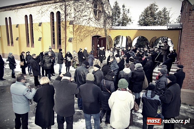 Zdjęcie w galerii na portalu naszraciborz.pl: Na cmentarzu Jeruzalem pożegnano Władysława Płonkę wiadomości z regionu