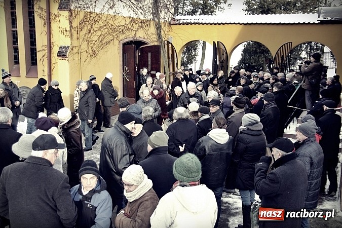 Zdjęcie w galerii na portalu naszraciborz.pl: Na cmentarzu Jeruzalem pożegnano Władysława Płonkę wiadomości z regionu