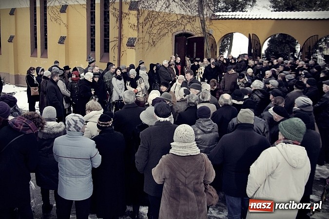 Zdjęcie w galerii na portalu naszraciborz.pl: Na cmentarzu Jeruzalem pożegnano Władysława Płonkę wiadomości z regionu