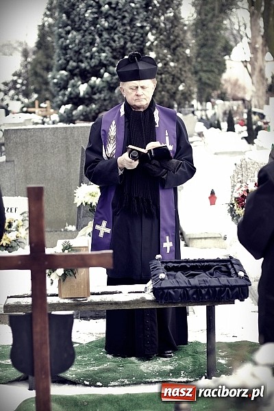 Zdjęcie w galerii na portalu naszraciborz.pl: Na cmentarzu Jeruzalem pożegnano Władysława Płonkę wiadomości z regionu