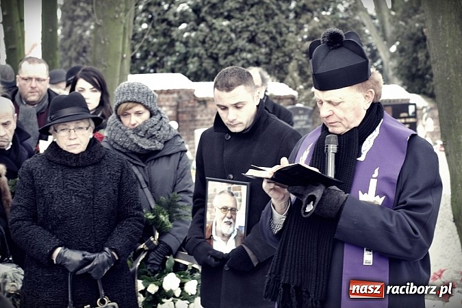 Zdjęcie w galerii na portalu naszraciborz.pl: Na cmentarzu Jeruzalem pożegnano Władysława Płonkę wiadomości z regionu