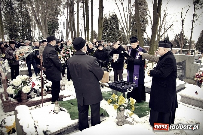 Zdjęcie w galerii na portalu naszraciborz.pl: Na cmentarzu Jeruzalem pożegnano Władysława Płonkę wiadomości z regionu