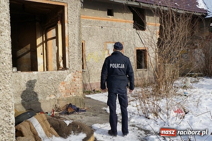 Zdjęcie w galerii na portalu naszraciborz.pl: Raciborscy policjanci skontrolowali pustostany wiadomości z regionu