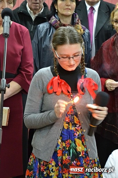 Zdjęcie w galerii na portalu naszraciborz.pl: Artyści zamkowego teatru wystąpili w Bibliotece  wiadomości z regionu