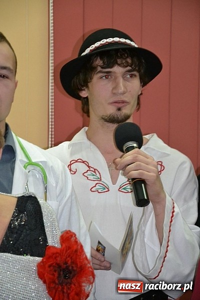 Zdjęcie w galerii na portalu naszraciborz.pl: Artyści zamkowego teatru wystąpili w Bibliotece  wiadomości z regionu