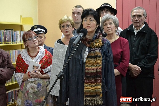 Zdjęcie w galerii na portalu naszraciborz.pl: Artyści zamkowego teatru wystąpili w Bibliotece  wiadomości z regionu