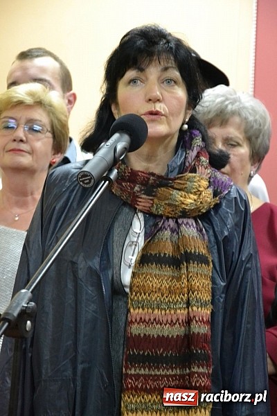 Zdjęcie w galerii na portalu naszraciborz.pl: Artyści zamkowego teatru wystąpili w Bibliotece  wiadomości z regionu