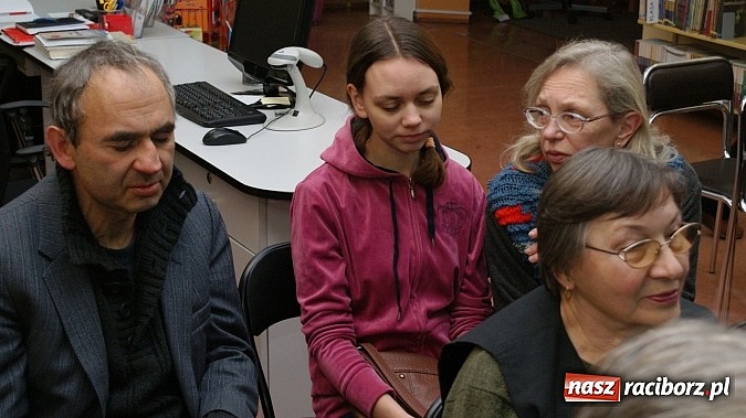 Zdjęcie w galerii na portalu naszraciborz.pl: Artyści zamkowego teatru wystąpili w Bibliotece  wiadomości z regionu