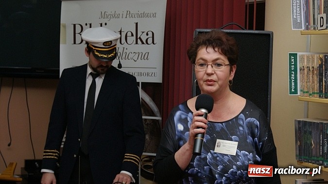 Zdjęcie w galerii na portalu naszraciborz.pl: Artyści zamkowego teatru wystąpili w Bibliotece  wiadomości z regionu