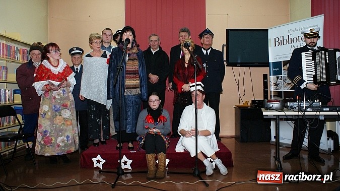 Zdjęcie w galerii na portalu naszraciborz.pl: Artyści zamkowego teatru wystąpili w Bibliotece  wiadomości z regionu