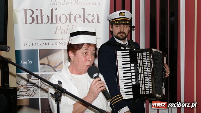 Zdjęcie w galerii na portalu naszraciborz.pl: Artyści zamkowego teatru wystąpili w Bibliotece  wiadomości z regionu
