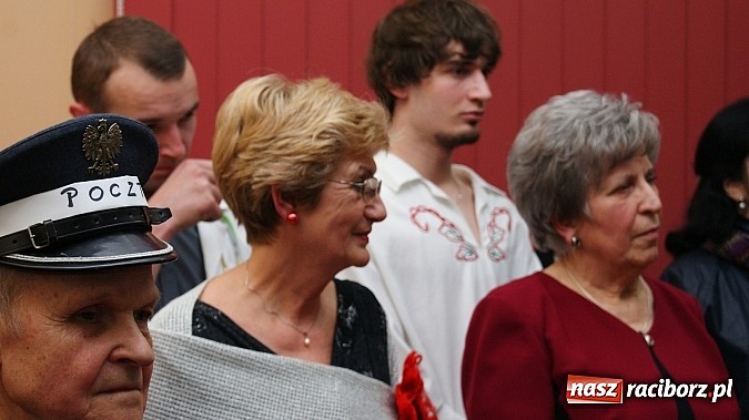 Zdjęcie w galerii na portalu naszraciborz.pl: Artyści zamkowego teatru wystąpili w Bibliotece  wiadomości z regionu