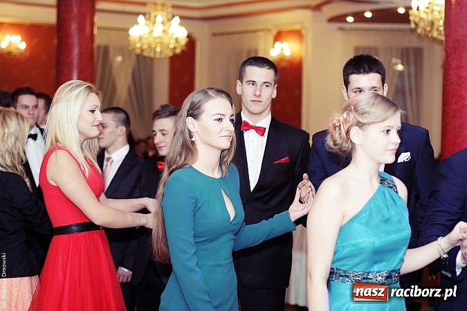 Zdjęcie w galerii na portalu naszraciborz.pl: Sportowcy z raciborskiego ZSOMS rozpoczęli tegoroczny sezon studniówek wiadomości z regionu