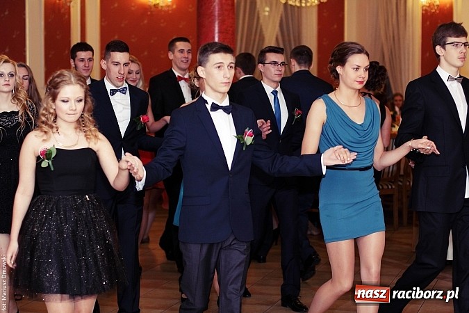 Zdjęcie w galerii na portalu naszraciborz.pl: Sportowcy z raciborskiego ZSOMS rozpoczęli tegoroczny sezon studniówek wiadomości z regionu