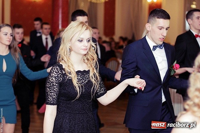 Zdjęcie w galerii na portalu naszraciborz.pl: Sportowcy z raciborskiego ZSOMS rozpoczęli tegoroczny sezon studniówek wiadomości z regionu