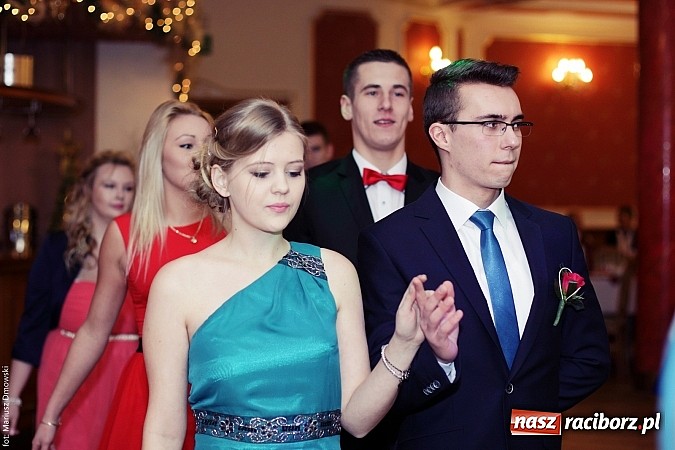 Zdjęcie w galerii na portalu naszraciborz.pl: Sportowcy z raciborskiego ZSOMS rozpoczęli tegoroczny sezon studniówek wiadomości z regionu