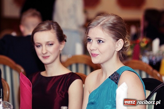 Zdjęcie w galerii na portalu naszraciborz.pl: Sportowcy z raciborskiego ZSOMS rozpoczęli tegoroczny sezon studniówek wiadomości z regionu