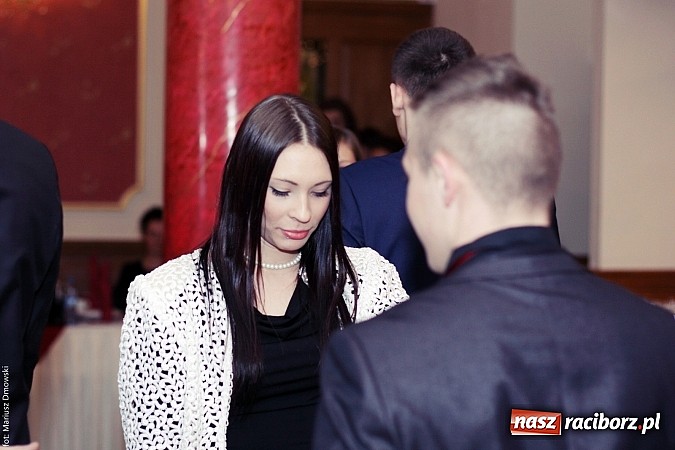 Zdjęcie w galerii na portalu naszraciborz.pl: Sportowcy z raciborskiego ZSOMS rozpoczęli tegoroczny sezon studniówek wiadomości z regionu