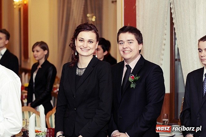 Zdjęcie w galerii na portalu naszraciborz.pl: Sportowcy z raciborskiego ZSOMS rozpoczęli tegoroczny sezon studniówek wiadomości z regionu