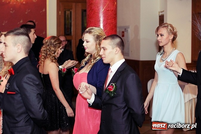 Zdjęcie w galerii na portalu naszraciborz.pl: Sportowcy z raciborskiego ZSOMS rozpoczęli tegoroczny sezon studniówek wiadomości z regionu