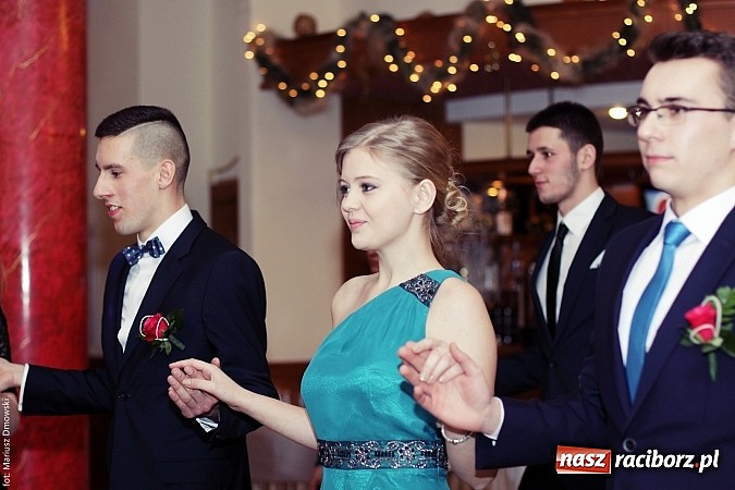 Zdjęcie w galerii na portalu naszraciborz.pl: Sportowcy z raciborskiego ZSOMS rozpoczęli tegoroczny sezon studniówek wiadomości z regionu