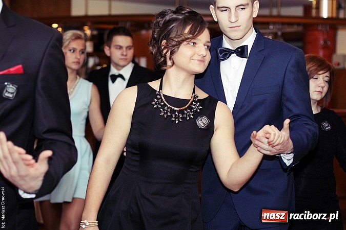 Zdjęcie w galerii na portalu naszraciborz.pl: Sportowcy z raciborskiego ZSOMS rozpoczęli tegoroczny sezon studniówek wiadomości z regionu