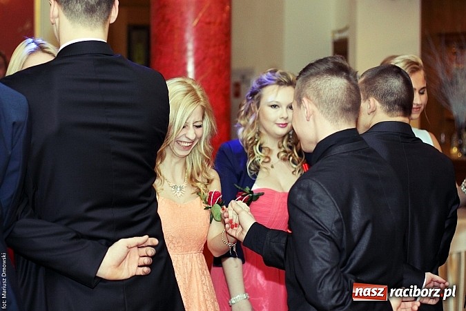 Zdjęcie w galerii na portalu naszraciborz.pl: Sportowcy z raciborskiego ZSOMS rozpoczęli tegoroczny sezon studniówek wiadomości z regionu