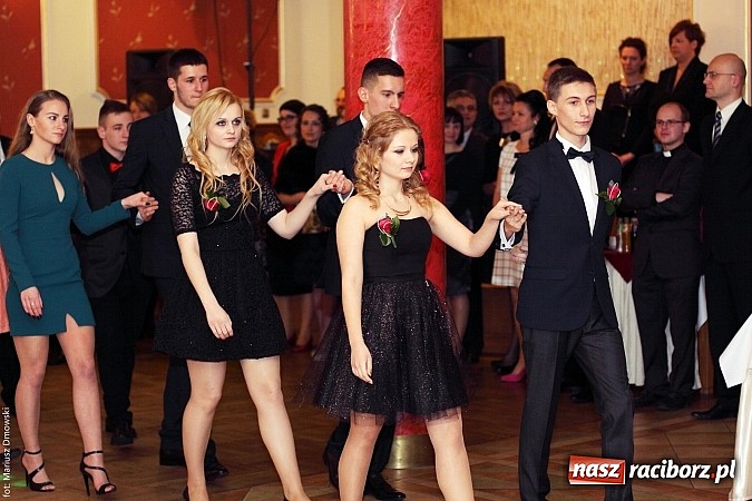 Zdjęcie w galerii na portalu naszraciborz.pl: Sportowcy z raciborskiego ZSOMS rozpoczęli tegoroczny sezon studniówek wiadomości z regionu