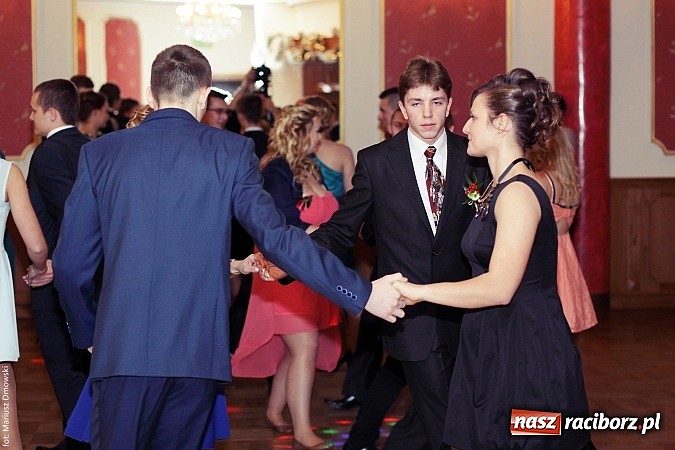 Zdjęcie w galerii na portalu naszraciborz.pl: Sportowcy z raciborskiego ZSOMS rozpoczęli tegoroczny sezon studniówek wiadomości z regionu