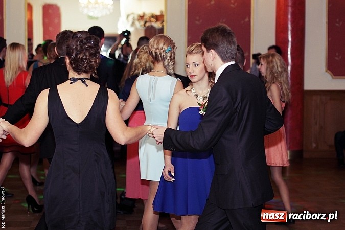 Zdjęcie w galerii na portalu naszraciborz.pl: Sportowcy z raciborskiego ZSOMS rozpoczęli tegoroczny sezon studniówek wiadomości z regionu