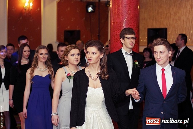 Zdjęcie w galerii na portalu naszraciborz.pl: Sportowcy z raciborskiego ZSOMS rozpoczęli tegoroczny sezon studniówek wiadomości z regionu