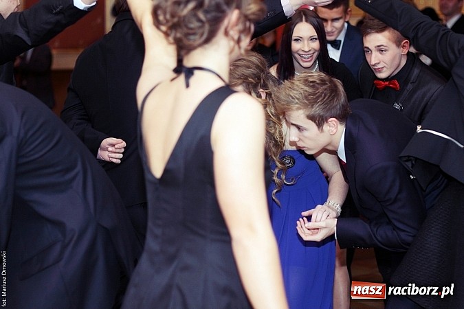 Zdjęcie w galerii na portalu naszraciborz.pl: Sportowcy z raciborskiego ZSOMS rozpoczęli tegoroczny sezon studniówek wiadomości z regionu