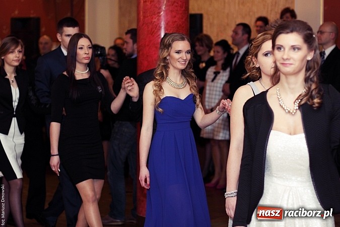 Zdjęcie w galerii na portalu naszraciborz.pl: Sportowcy z raciborskiego ZSOMS rozpoczęli tegoroczny sezon studniówek wiadomości z regionu