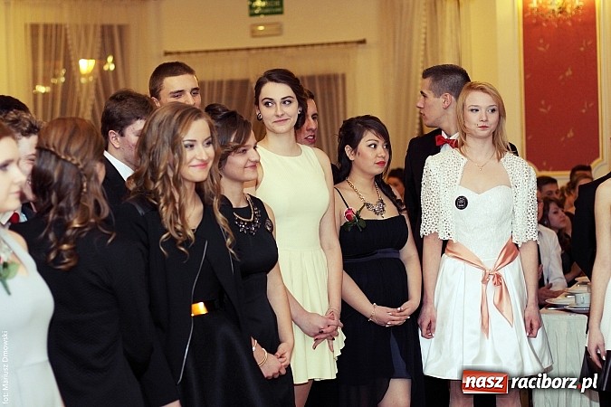 Zdjęcie w galerii na portalu naszraciborz.pl: Sportowcy z raciborskiego ZSOMS rozpoczęli tegoroczny sezon studniówek wiadomości z regionu