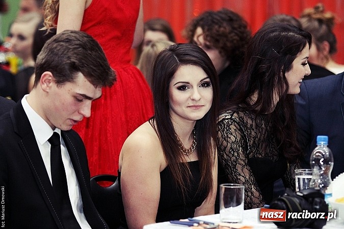 Zdjęcie w galerii na portalu naszraciborz.pl: Studniówka w Arenie Rafako. Tak się bawi I LO! wiadomości z regionu