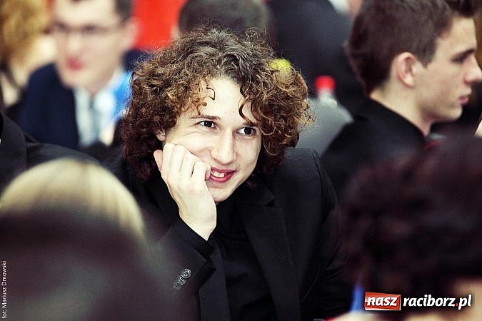 Zdjęcie w galerii na portalu naszraciborz.pl: Studniówka w Arenie Rafako. Tak się bawi I LO! wiadomości z regionu