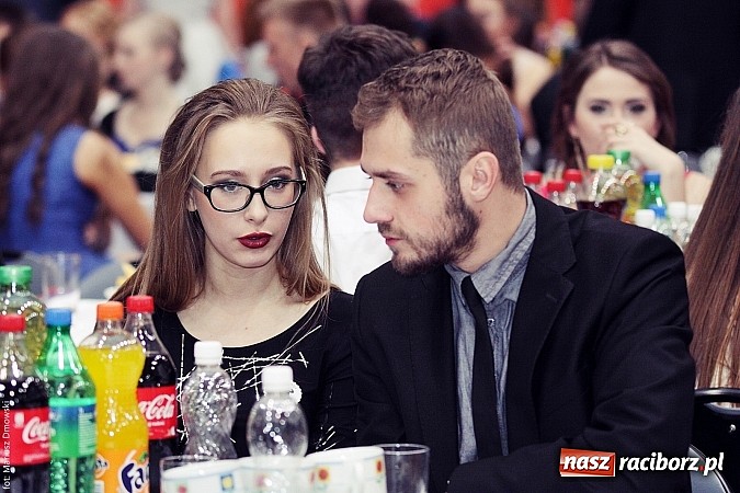 Zdjęcie w galerii na portalu naszraciborz.pl: Studniówka w Arenie Rafako. Tak się bawi I LO! wiadomości z regionu