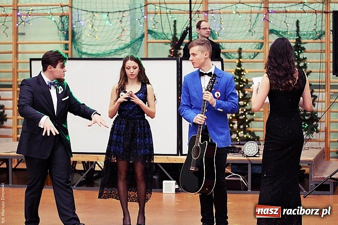 Zdjęcie w galerii na portalu naszraciborz.pl: Studniówka w Arenie Rafako. Tak się bawi I LO! wiadomości z regionu