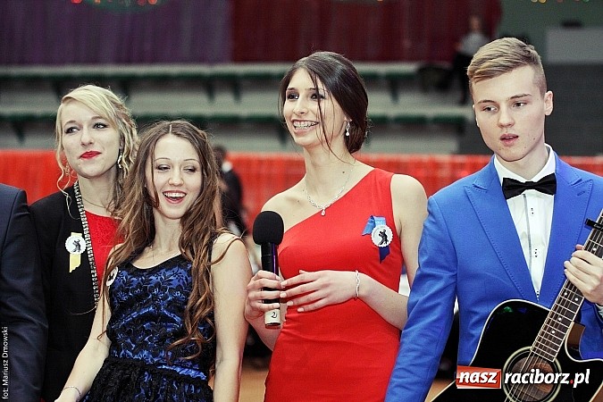 Zdjęcie w galerii na portalu naszraciborz.pl: Studniówka w Arenie Rafako. Tak się bawi I LO! wiadomości z regionu