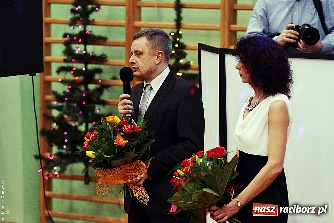 Zdjęcie w galerii na portalu naszraciborz.pl: Studniówka w Arenie Rafako. Tak się bawi I LO! wiadomości z regionu